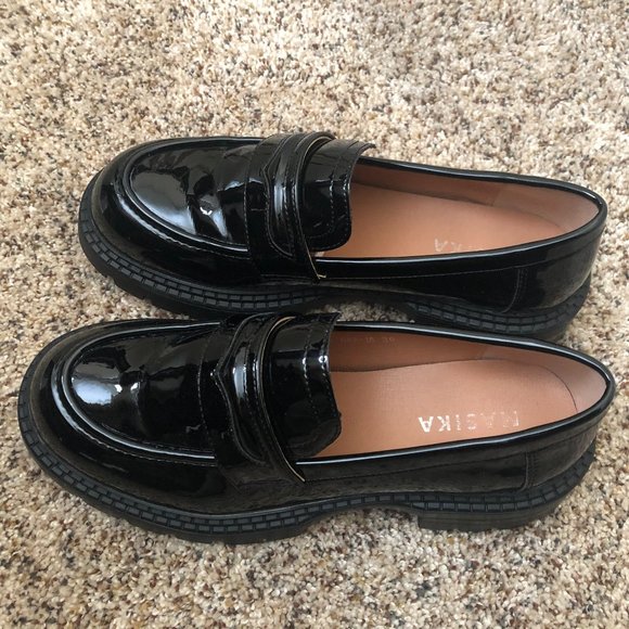 Classically Elegant Patent Leather Black Loafers - Picture 3 of 10